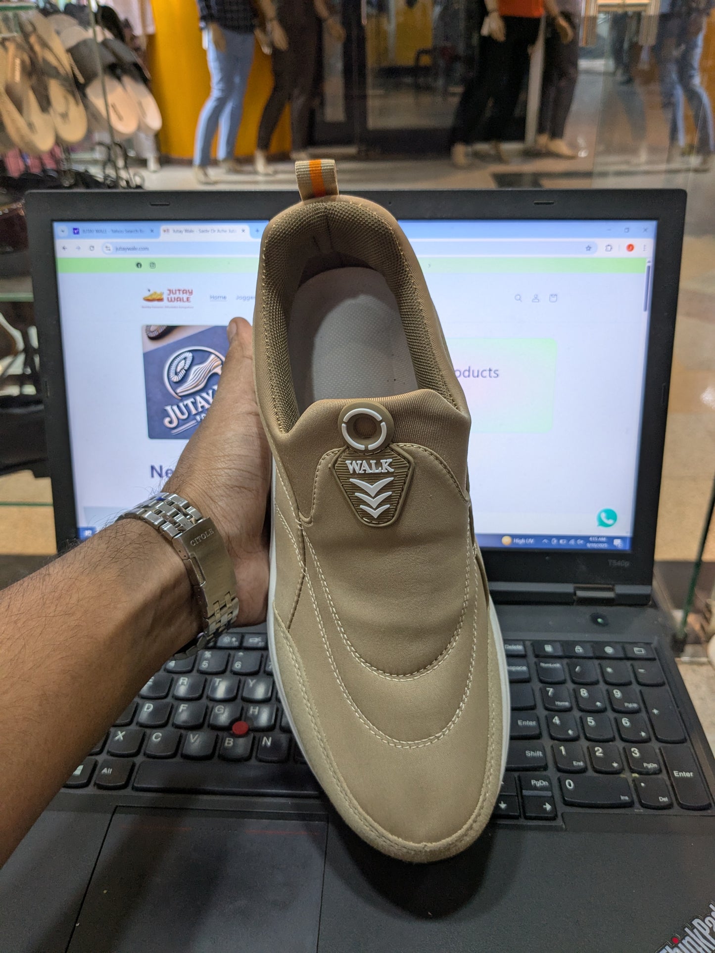 Walk Skechers