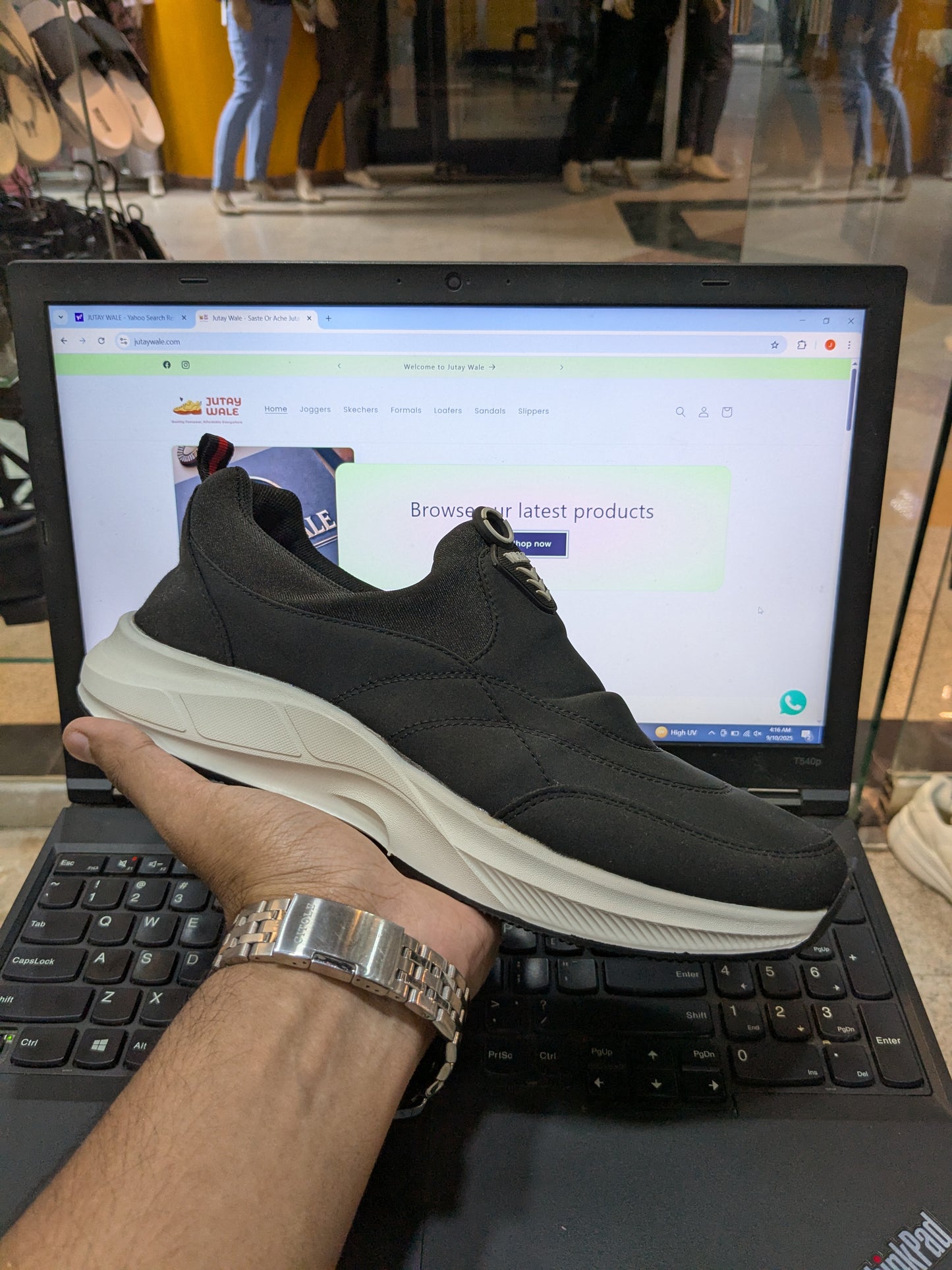 Walk Skechers
