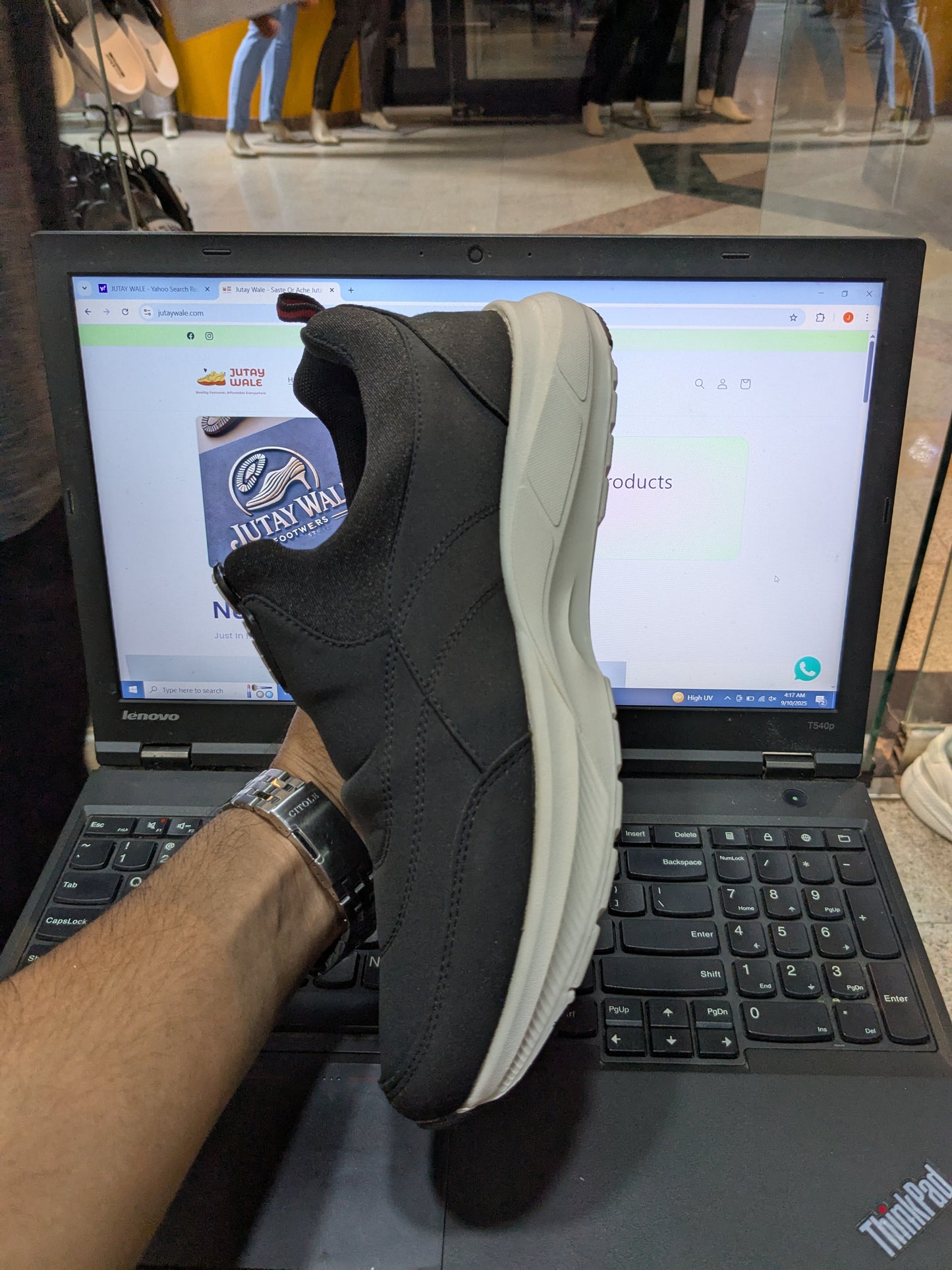Walk Skechers